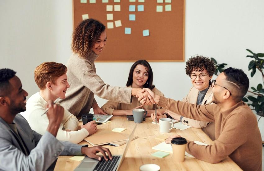 Advice card Internship Search Checklist: A Guide to Landing the Right Internship for You